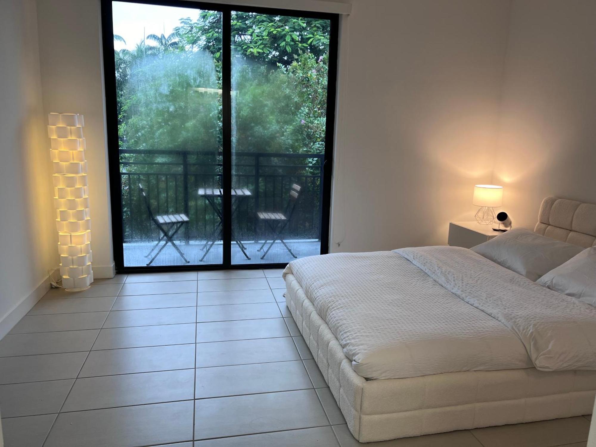 Master Bed Room In Calle Ocho Майами Экстерьер фото