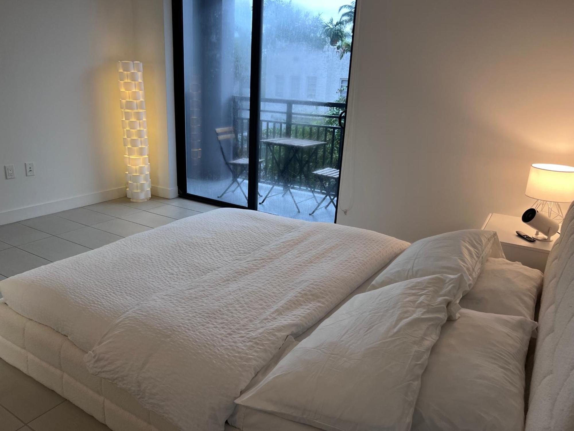 Master Bed Room In Calle Ocho Майами Экстерьер фото