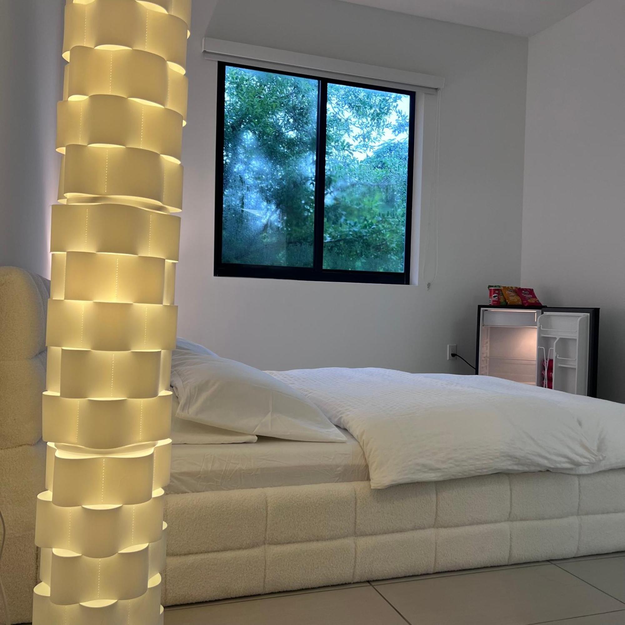 Master Bed Room In Calle Ocho Майами Экстерьер фото
